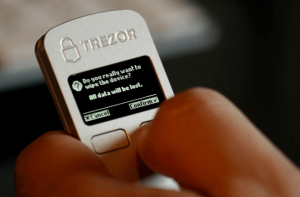 ビットコインウォレット　Trezor